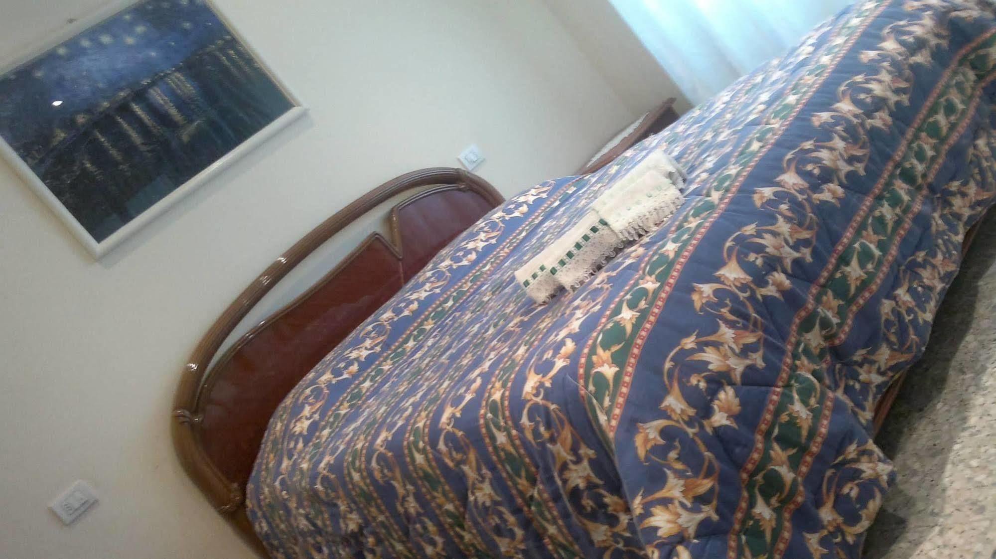 B&B In Centro 圣贝内代托-德尔特龙托 外观 照片